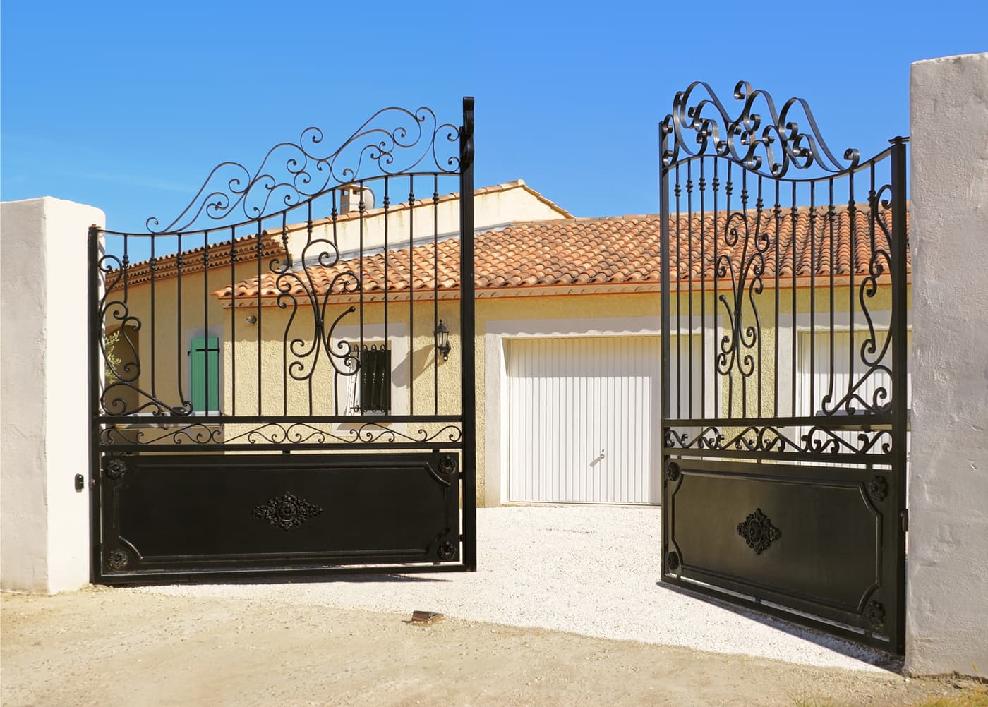Puertas de garaje seccionales en A Coruña